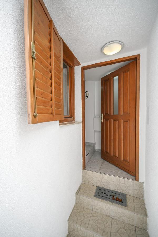 Ferienwohnung Studio Apartman Salis Vodice Exterior foto